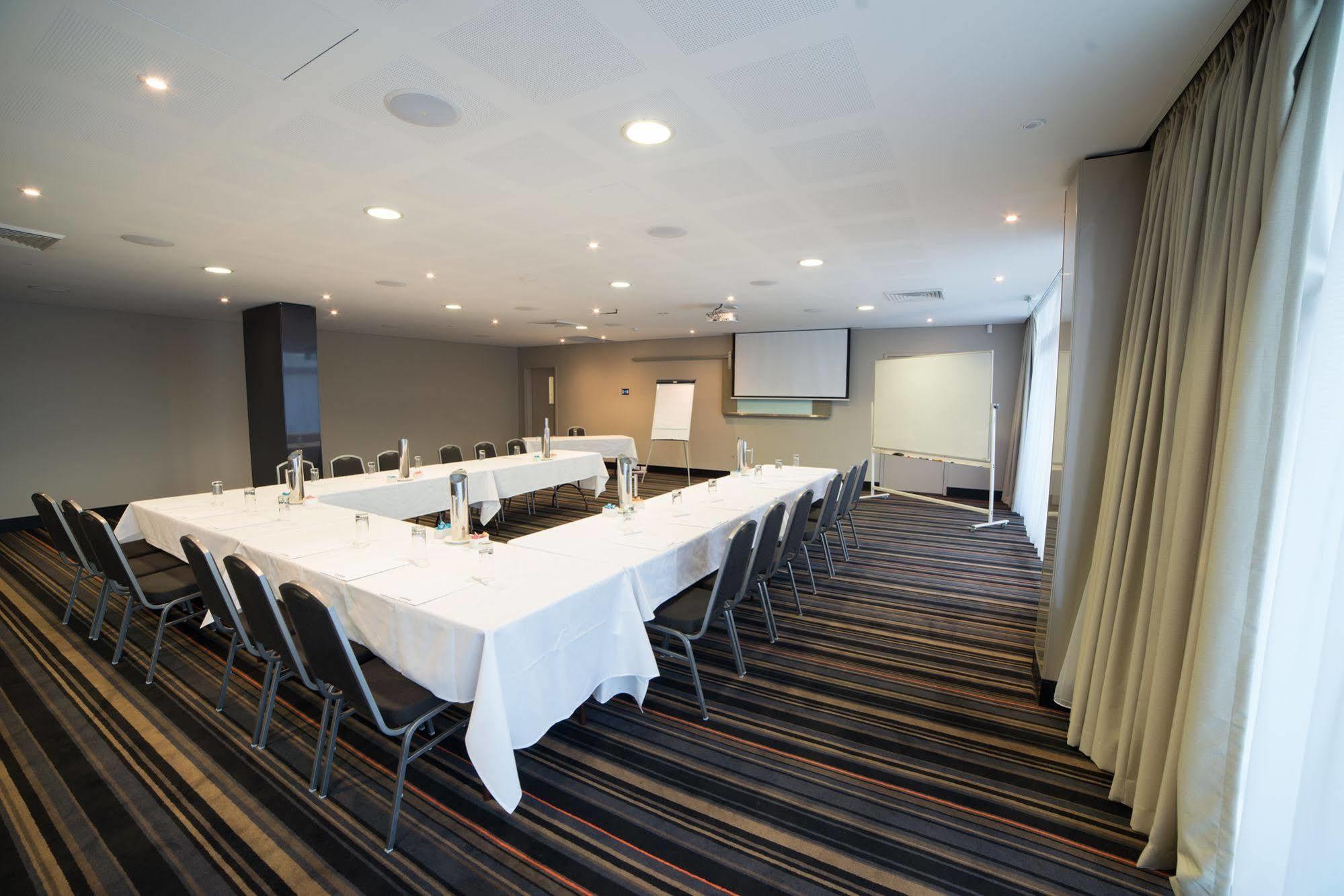 Quality Suites Pioneer Sands Wollongong Exterior foto
