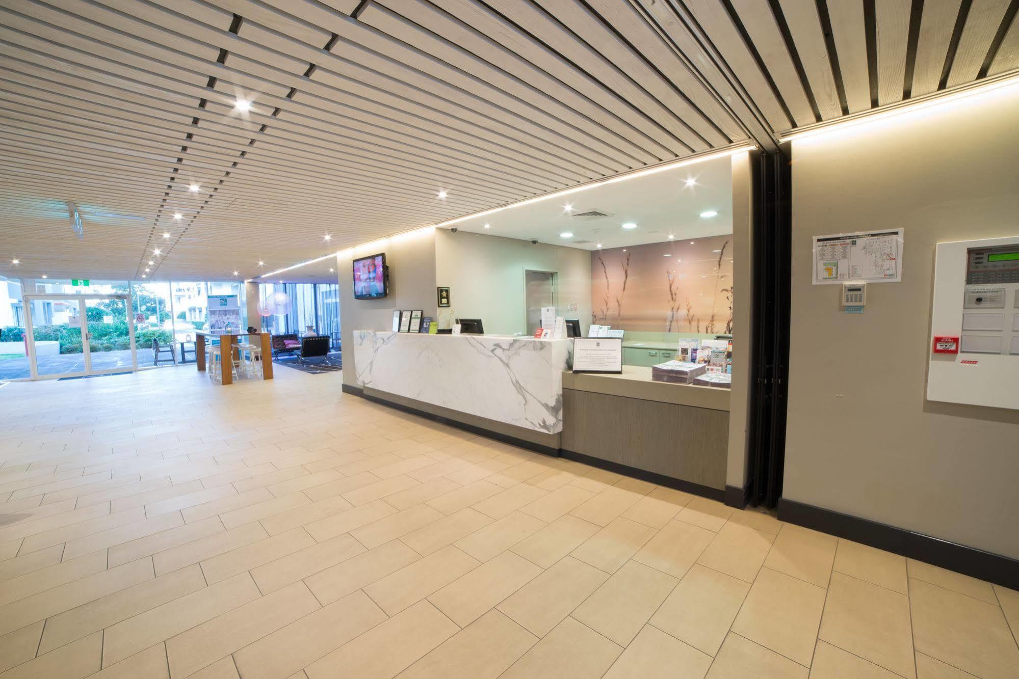 Quality Suites Pioneer Sands Wollongong Exterior foto